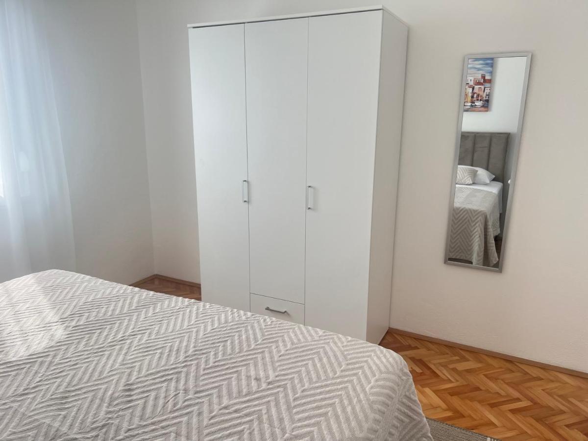 Apartments Javorska Kaštela エクステリア 写真