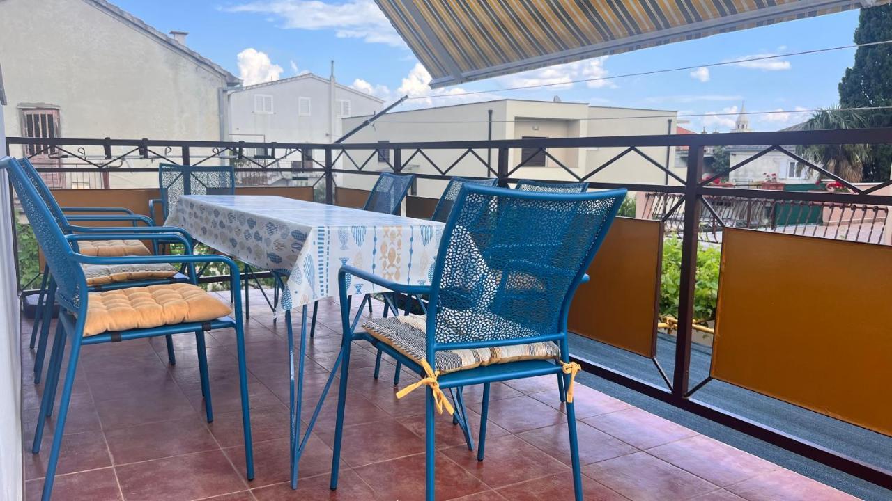 Apartments Javorska Kaštela エクステリア 写真